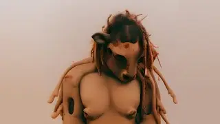 ESSA VACA DEU A LUZ À UM BEBÊ BIZARRO QUE COM3 CARNE HUM4N4! MAS ESSA MULHER NÃO SABE DISSO...