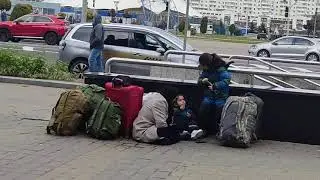 мигранты готовятся к отъезду.