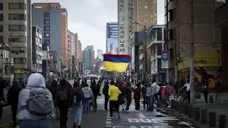 Fotografía callejera experimentando bajas velocidades l EL PARO SE MANTIENE
