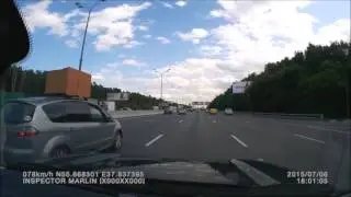 ДТП - Автомобиль "ТАКСИ" занесло!