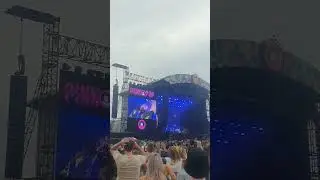 Tash Sultana sings at Pinkpop #Pinkpop #tashsultana