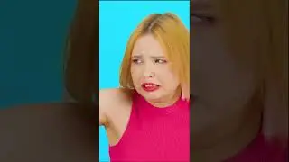 लड़की एक पूरी कच्ची मछली निगल जाती है।