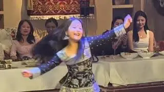 Chinese girl dance in indian song🌺