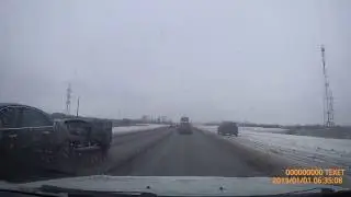 Отвалилоь колесо у газельки.