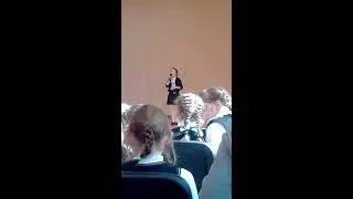 Алло, вабшето мы ищем таланты. В конце класс когда танцуют девчонки 5 класса