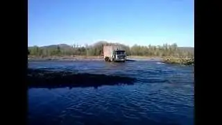 Север Якутии, переправа речки.