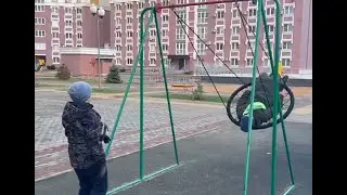 Установка качелей