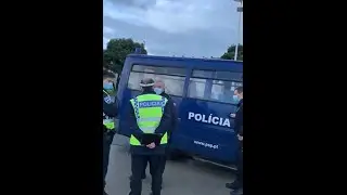 AGENTES POLICIAIS DETÊM HOMEM QUE RECUSA USAR MÁSCARA - PORTUGAL