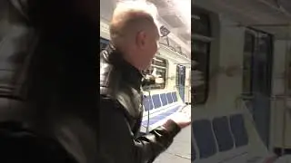 Выкупил вагон метро 😂#ячезрявмосквупереехалчтоли