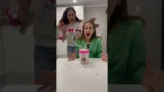 Короче говоря Алинка не умеет есть мороженое #shorts #funny y