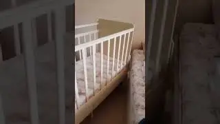 кроватка.