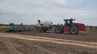 Трактора трудятся в поле! Весенне-полевые работы.
