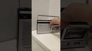 Самая маленькая магнитола в мире!!! Sanyo N: 5850F