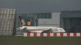 a380 Singapore Airlines parking and lufthansa taxiway