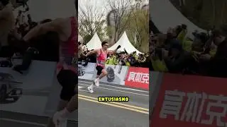 This MAN broke the MARATHON RECORD! 😱
