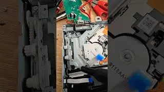 XBOX ONE DISK DRIVE NOT READING ANY DISK .. CAN I FIX THAT ?