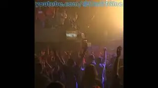 Billy Lunn of The #Subways jumps down on the #crowd #billylunn #jump #concert #shorts