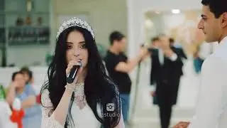 Невеста спела для жениха до слез