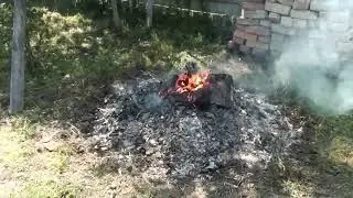 Сжег годовалый мусор/ Снял часть старой отмостки под будущей верандой/ Планы по размерам веранды