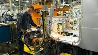 Volvo Trucks – How to build a new Volvo VNL