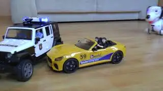 Police car toys video for children Senya pretend play police and catch the thieves