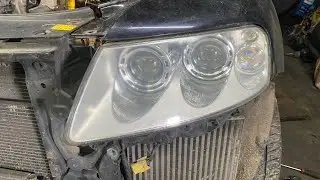 Снимаю фары Volkswagen Touareg 2002 - 2010 Как снять фары ? В чём кроется секрет !