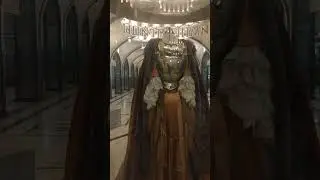 Витрина с платьем на станции Маяковская!