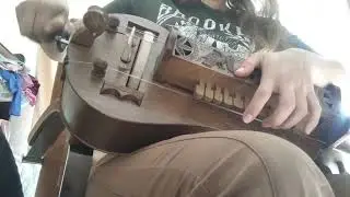 Tourdion на колавай ліры (hurdy gurdy)