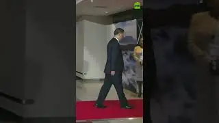 Security guard blocks aide to Xi Jinping at BRICS Summit in S. Africa 