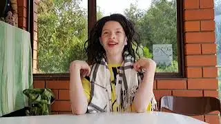 КАКИЕ-ТО ТЁТКИ