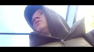 Купила пудру  и тональник . Пошел дождь. ,на улице похолодало .