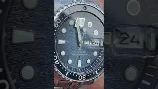 Seiko Prospex Save the Ocean Dark Manta Ray details. Can you spot how many Manta Rays there are?