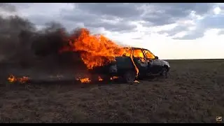 ВЗРЫВАЕМ ГАЗОВЫЙ БАЛЛОН В МАШИНЕ !