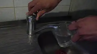 Водопровод пьет воду