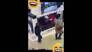 Испугался рекламы #Shorts #Мем #Прикол
