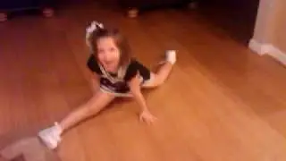 Hannah splits cheer 2009