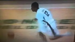 Barlow Dunk Attempt