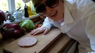 Silly Cooking 1: Big Patriotic American Hamburgers!