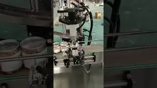 Tapadora de rosca automática, apriete con servomotor, con alimentador de tapas elevable
