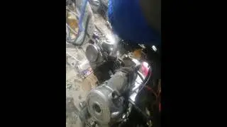 очень древний мотоцикл
