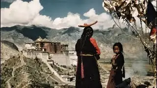 Heinrich Harrer films Lhasa