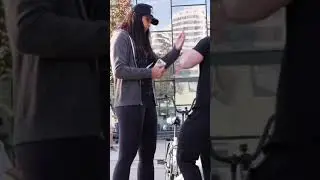 Чемпионка мира по кикбоксингу побила качка Пранк