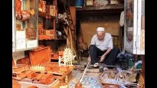 Traditional handicrafts made with great sound - Marrakech Morocco - الحرف اليدوية التقليدية