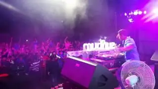 DJ Ricky Brown spinning for !SUNBURN!