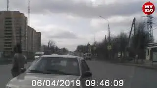 Абсурдная дорожная ситуация в Туле попала на видео