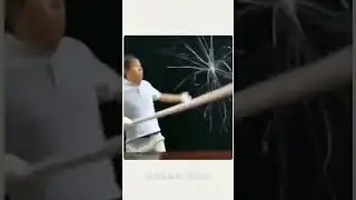 An impressive Demonstration of Static Electricity 