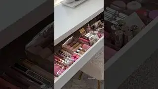 Organize my new vanity with me 🥹🌸🫧✨ #makeup #makeupshorts #asmrmakeup #makeupcollection #preppy