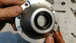 Replacement of oil seals on the water nozzle