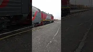 ТЭМ18ДМ-558 с вагоном-плацкартом. Сентября 2023г.