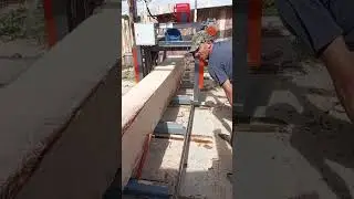 работа кипит , учимся пилить на пилораме , собственное производство